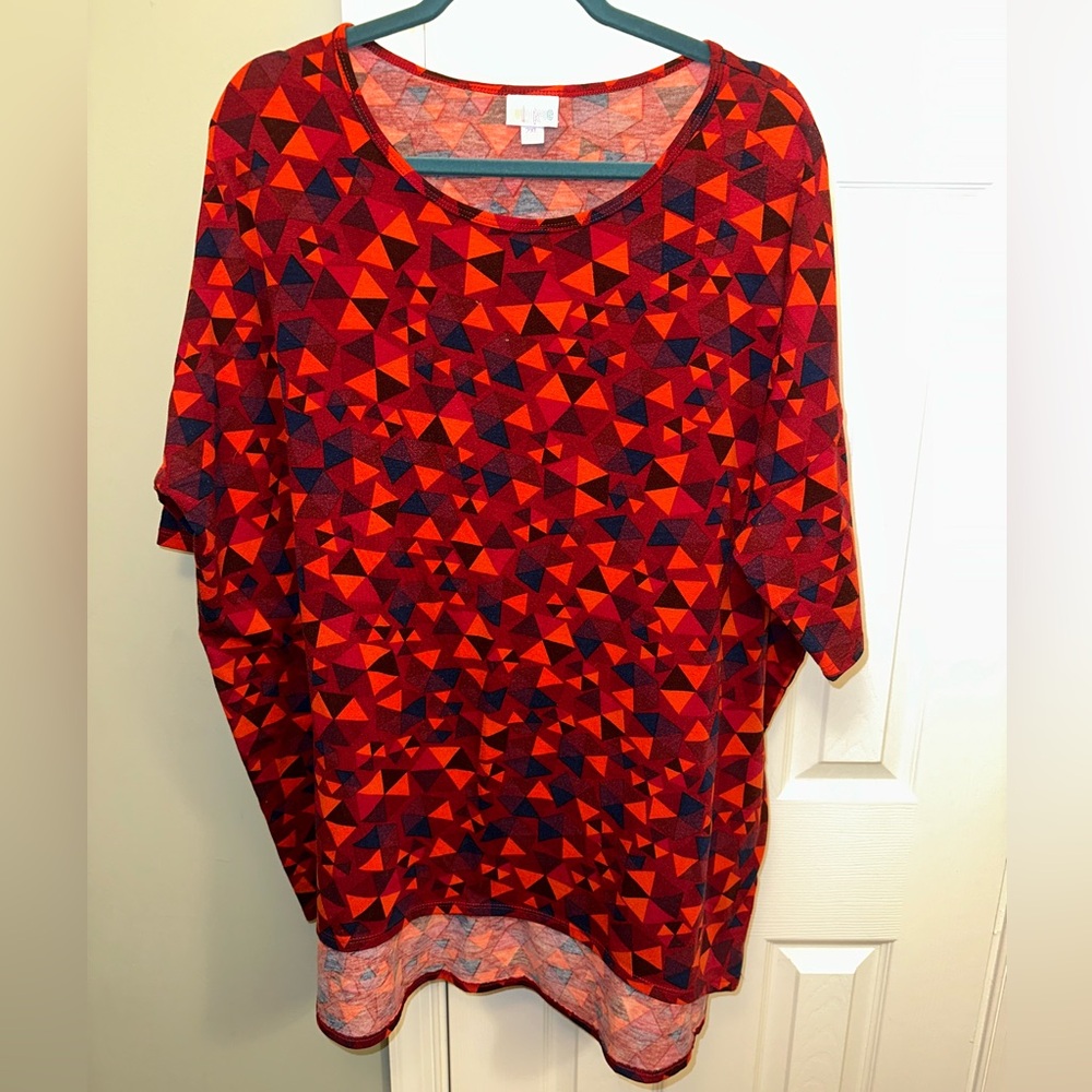 ❤️🖤 LuLaRoe Simply Comfortable Woman’s Geometric Print Red 2XL Short-Sleeve Top